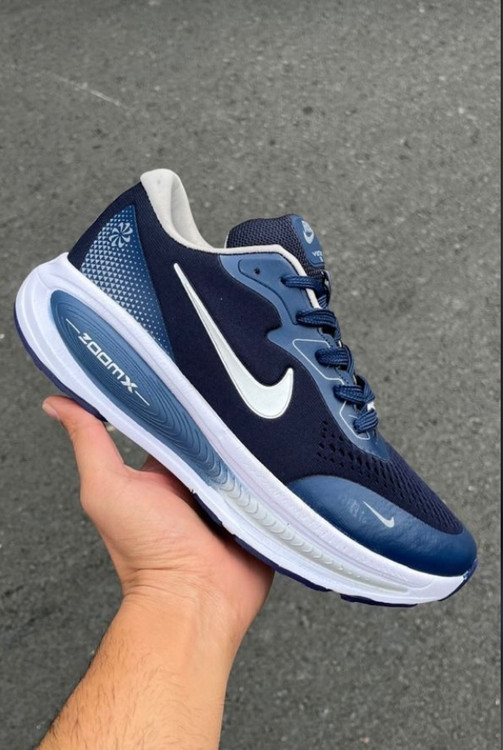 نایکی زوم ومرو پلاس