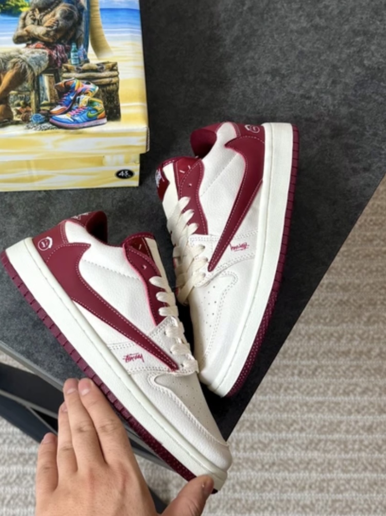 کفش کتانی نایک ایر جردن ترویس اسکات استاسی کرم زرشکی Nike Air Jordan 1 Travis