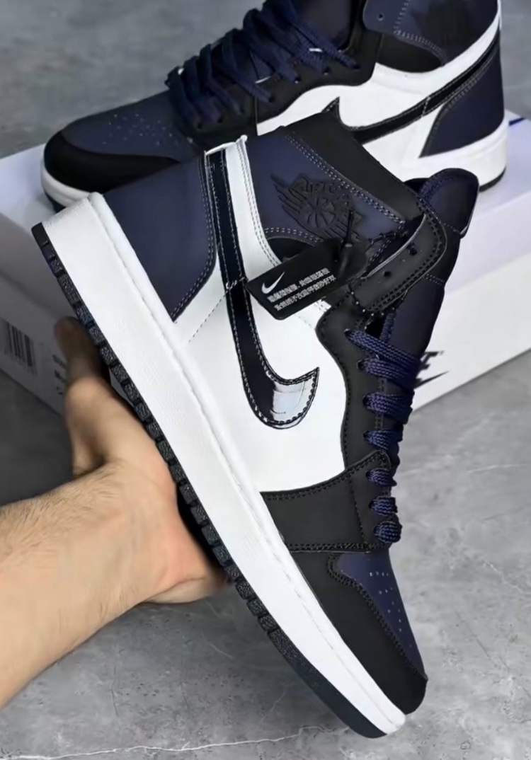 کفش کتانی مردانه زنانه  نایک ایر جردن 1 ساقدار  سفید سورمه ایی  Nike Air Jordan 1
