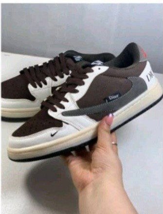 کفش کتانی مردانه زنانه ترویس دیور کاستوم موکاNike Air Jordan 1