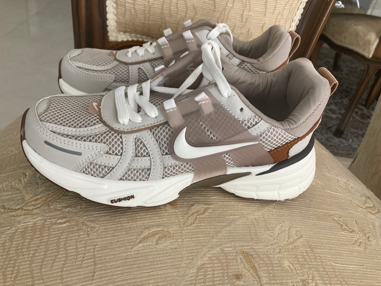 کفش کتانی مردانه زنانه نایک وی تو کی وکیوم NIKE Cushlon V2K موکا