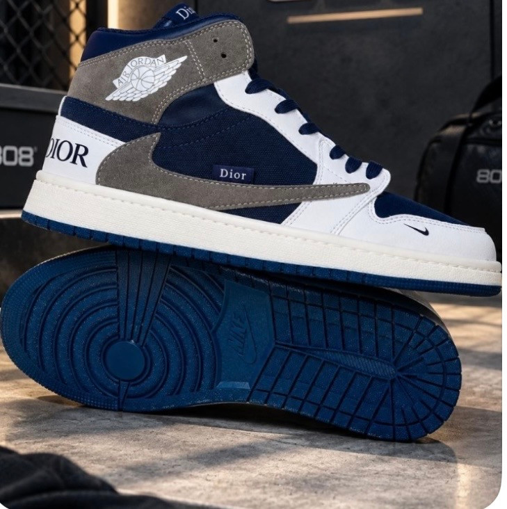 کفش کتانی مردانه زنانه ترویس دیور ساقدار کاستوم سفید سورمه ایی Nike Air Jordan 1